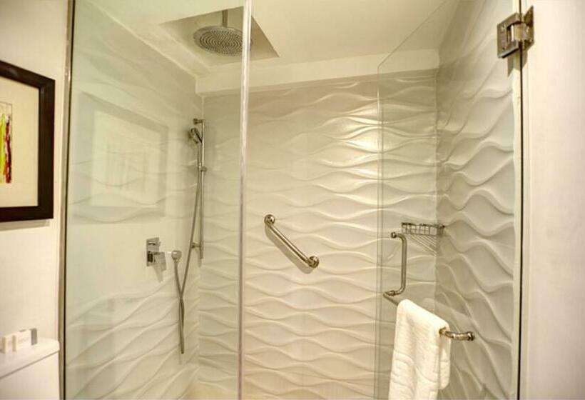 Номер Deluxe, Hideaway At Royalton Blue Waters, An Autograph Collection All Inclusive Resort   Adults Only