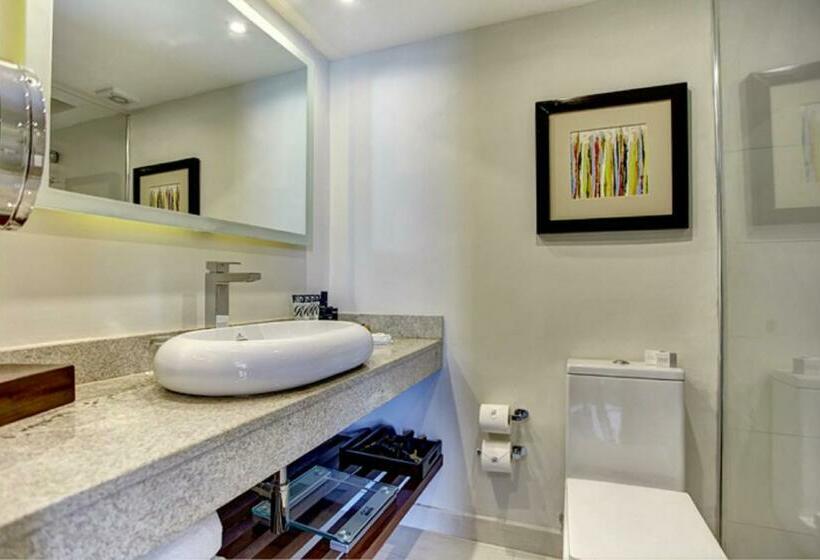 Номер Клуб Вид на Море, Hideaway At Royalton Blue Waters, An Autograph Collection All Inclusive Resort   Adults Only