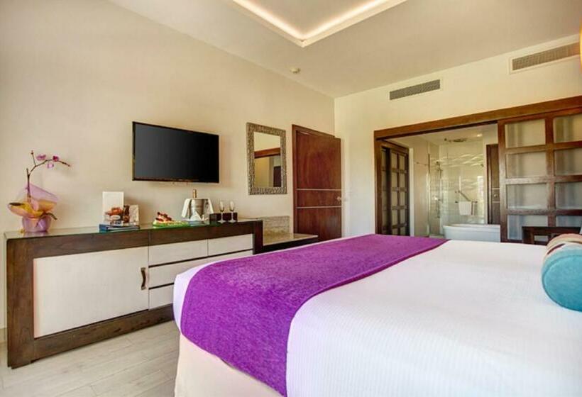 Клубный люкс с видом на море, Hideaway At Royalton Blue Waters, An Autograph Collection All Inclusive Resort   Adults Only