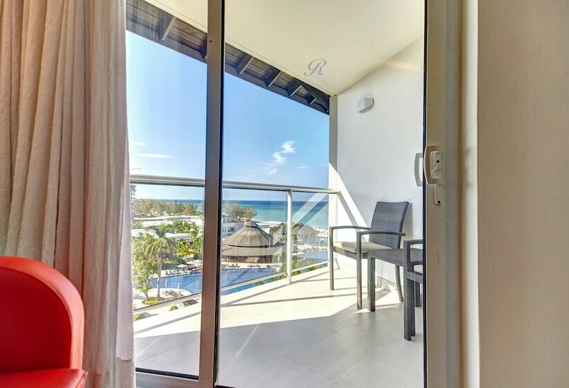 Полулюкс Deluxe Вид на Море, Hideaway At Royalton Blue Waters, An Autograph Collection All Inclusive Resort   Adults Only