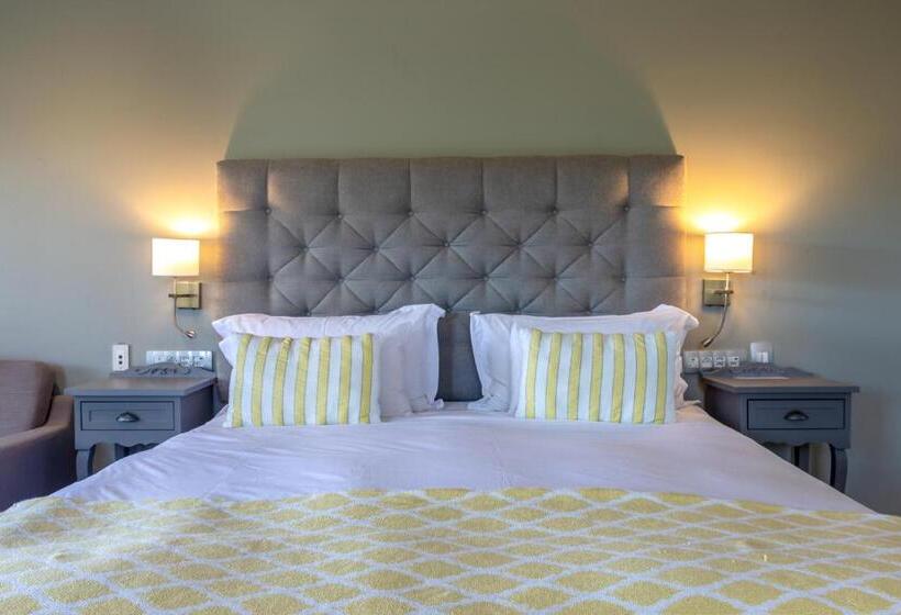 Superior suite with balcony, Whale Rock Luxury Lodge