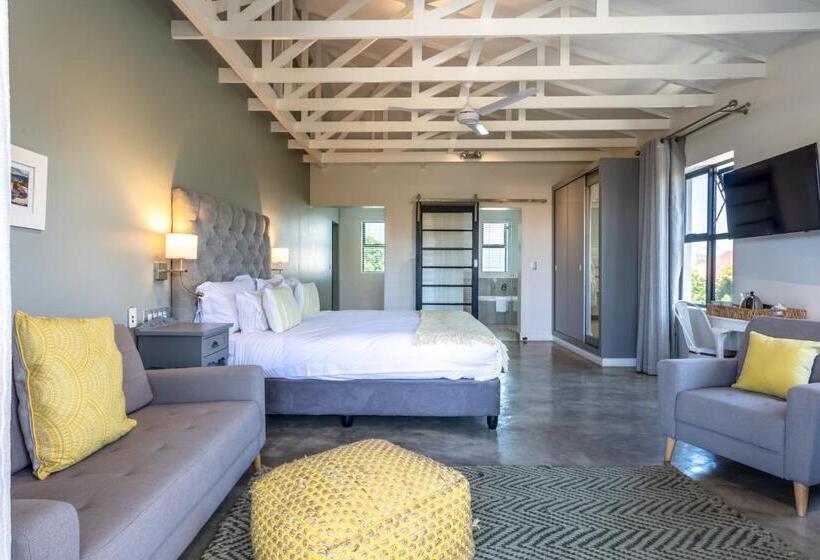Superior suite with balcony, Whale Rock Luxury Lodge
