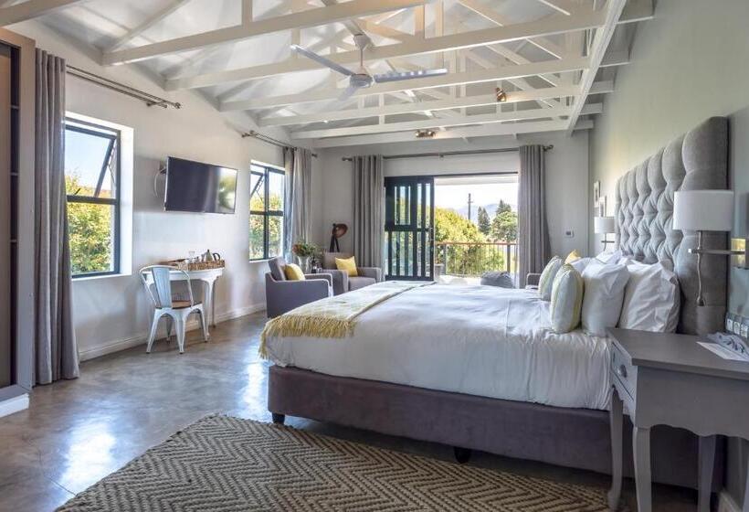 Superior suite with balcony, Whale Rock Luxury Lodge