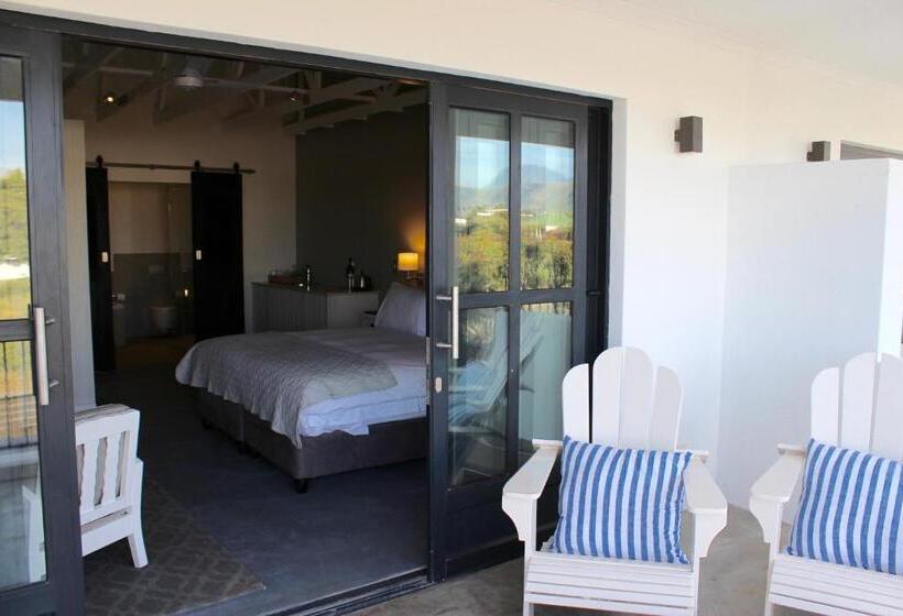 Superior suite with balcony, Whale Rock Luxury Lodge