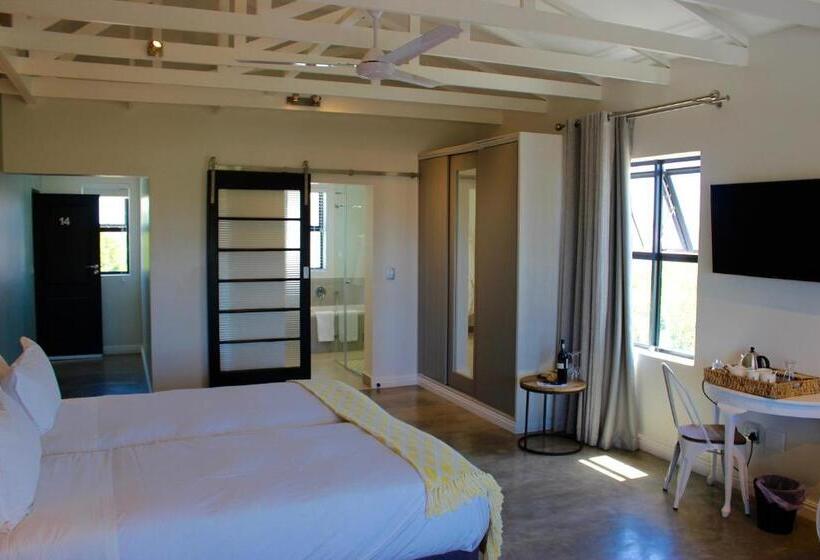 Superior suite with balcony, Whale Rock Luxury Lodge