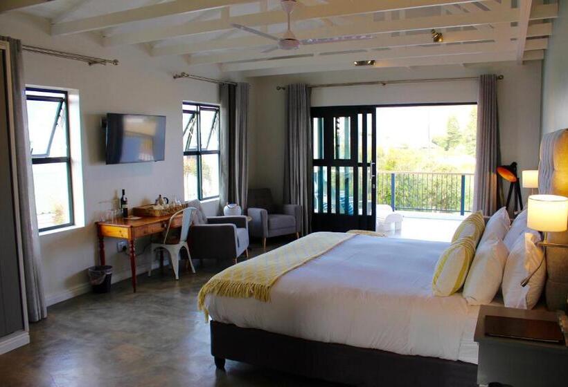 Superior suite with balcony, Whale Rock Luxury Lodge