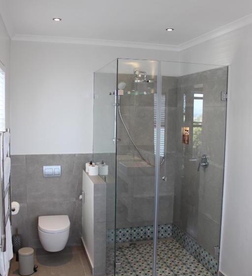 Superior suite with balcony, Whale Rock Luxury Lodge