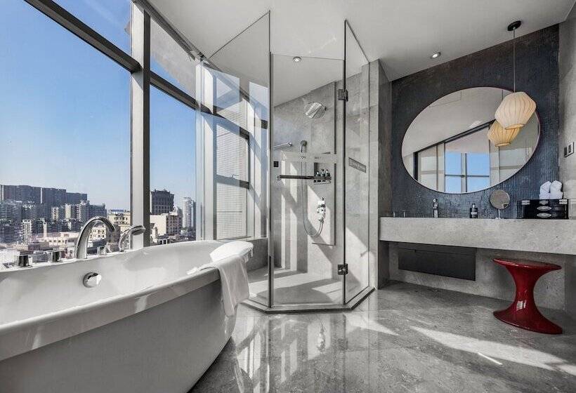 Люкс Повышенной Комфортности, Maison New Century Hotel Dongguan