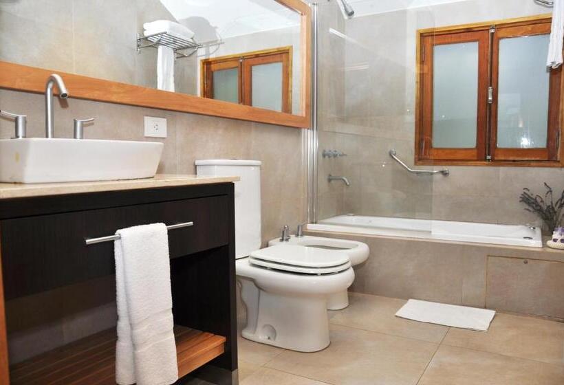 بانگلوی استاندارد, Monasterio Hotel Boutique