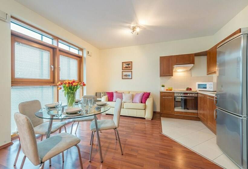 إستوديو قياسى, P&o Apartments Arkadia