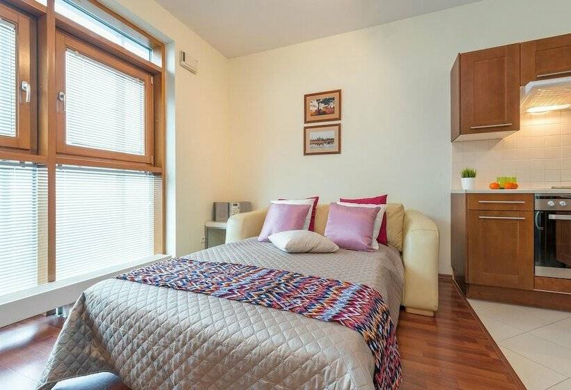 إستوديو قياسى, P&o Apartments Arkadia