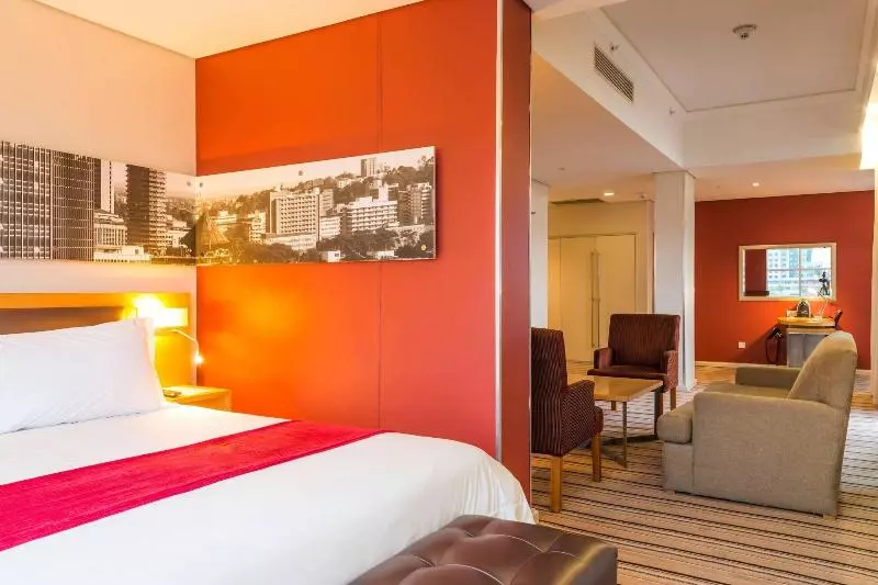 سوئیت با تخت بزرگ, Protea Hotel By Marriott Gaborone Masa Square