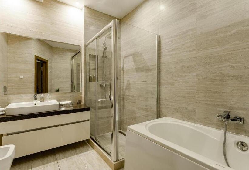 1 Szobás Apartman, Senator Maidan