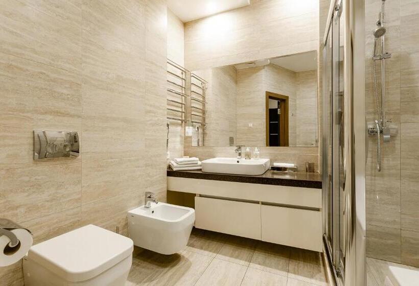 1 Szobás Apartman, Senator Maidan