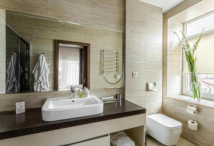 1 Szobás Apartman, Senator Maidan