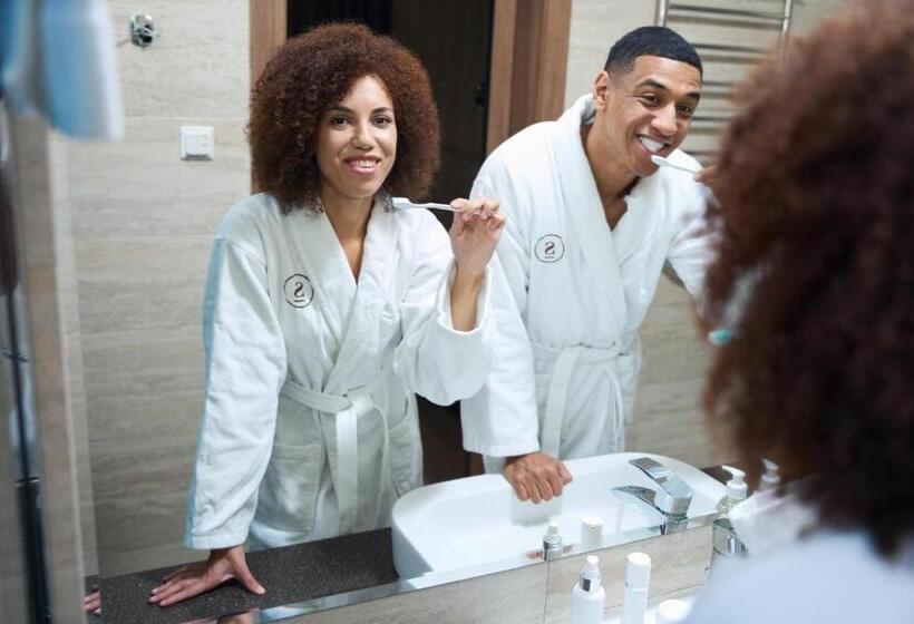 Standard Stúdió Szoba, Senator Maidan