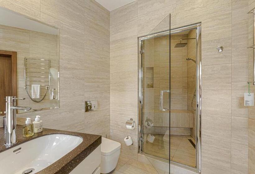 Standard Stúdió Szoba, Senator Maidan