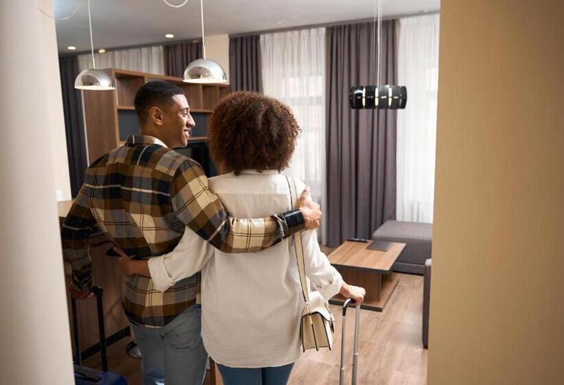 Standard Stúdió Szoba, Senator Maidan