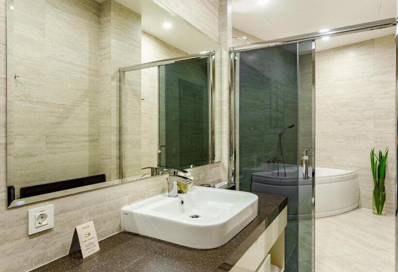 1 Szobás Apartman, Senator Maidan