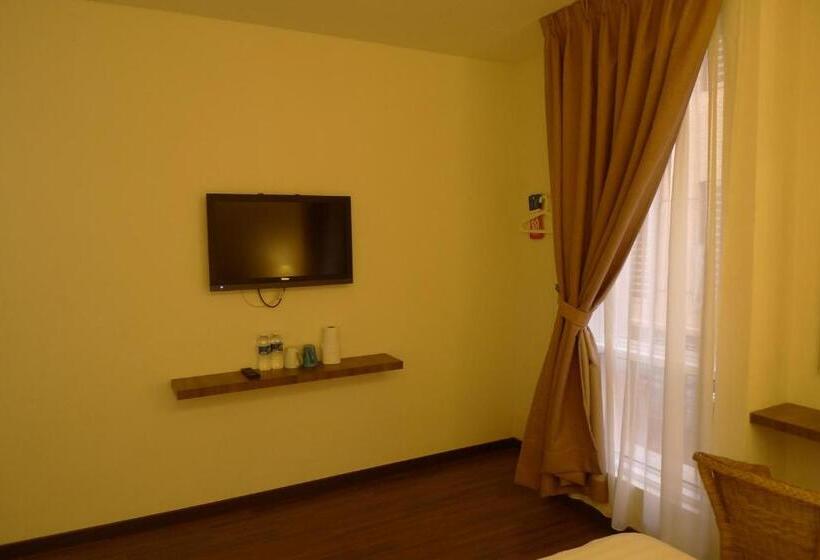 Королевский Номер, 9 Square Hotel   Kota Damansara