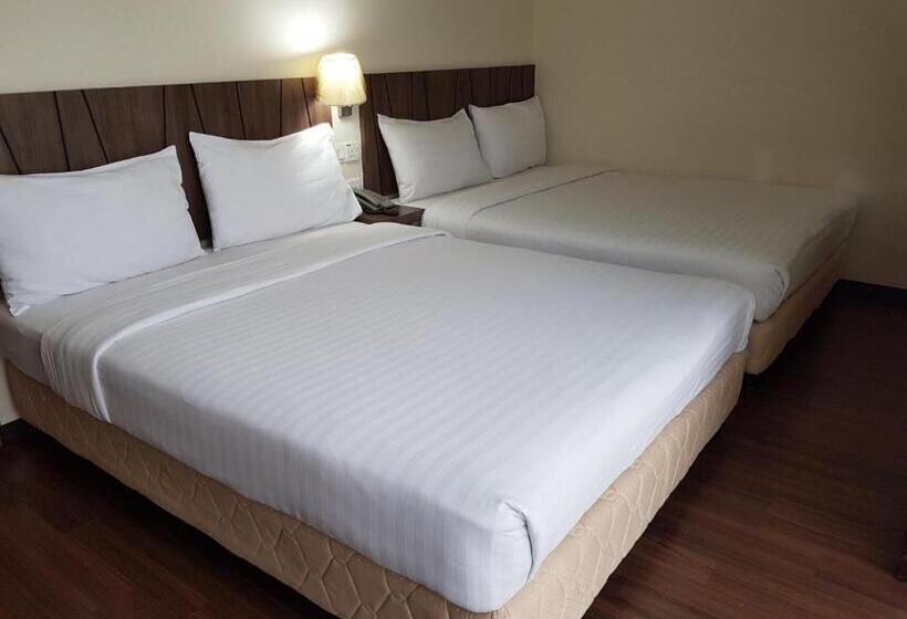 Семейный Номер, 9 Square Hotel   Kota Damansara