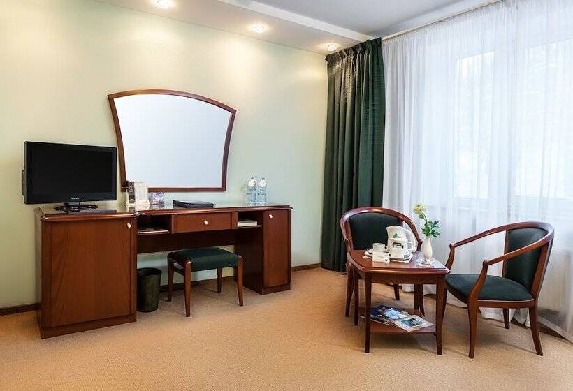 غرفة سوبيريور, Alexandrovsky Garden