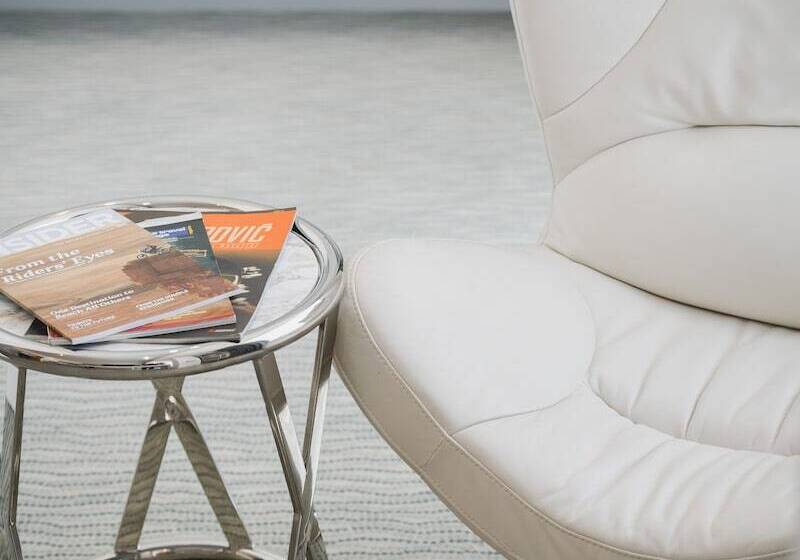 سوییت لوکس, Aurel