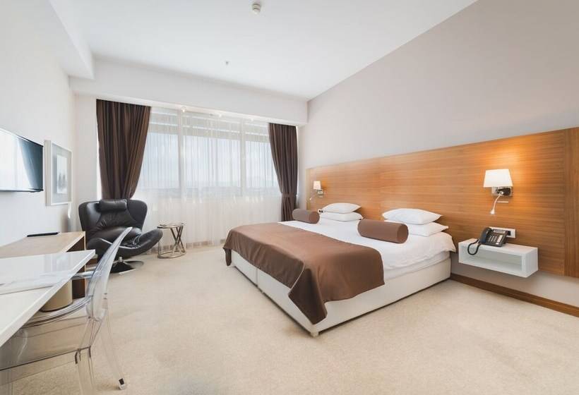 اتاق استاندارد, Aurel