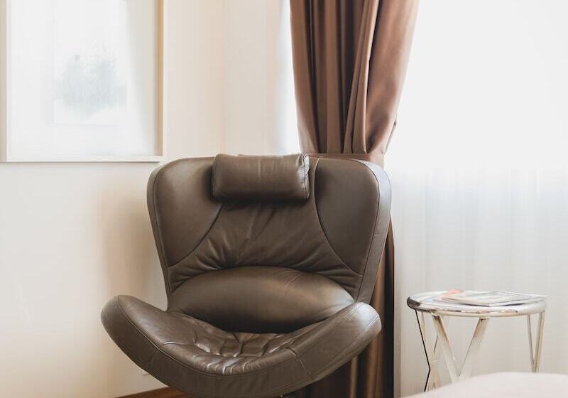 اتاق استاندارد, Aurel