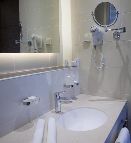 استودیوی استاندارد, Aurel