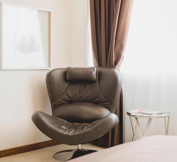 اتاق استاندارد برای معلولان, Aurel