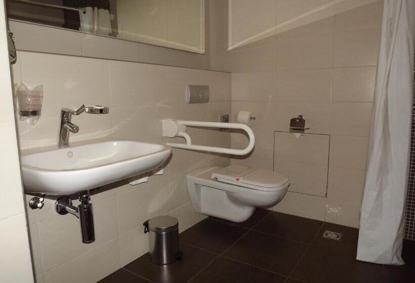 اتاق استاندارد برای معلولان, Aurel