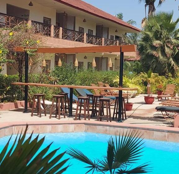 اتاق استاندارد با چشم‌انداز استخر, Bamboo Garden