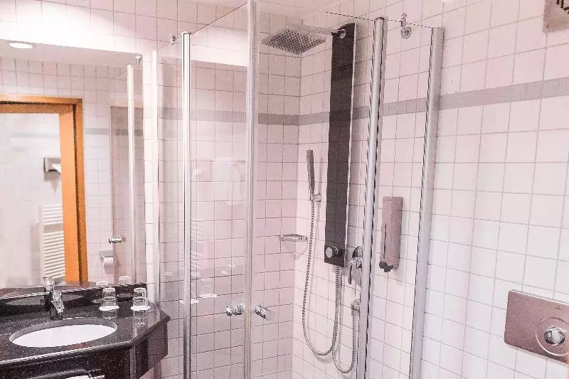 Standard Yhden Hengen Huone, Plaza Inn Stuttgart Ditzingen