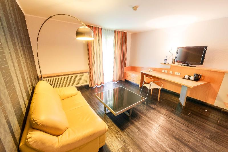 جناح جونيور, Best Western Plaza Hotel Stuttgart Ditzingen