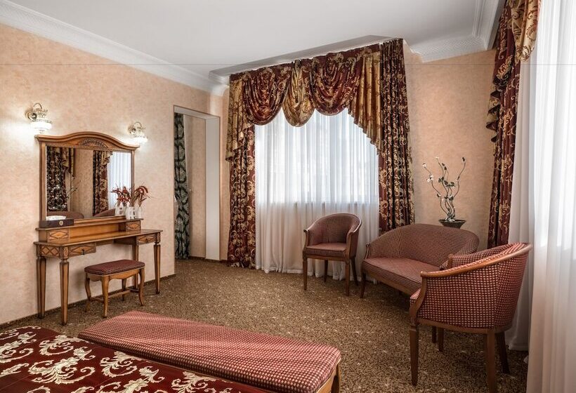 سوئیت پرزیدنت, Chebotarev