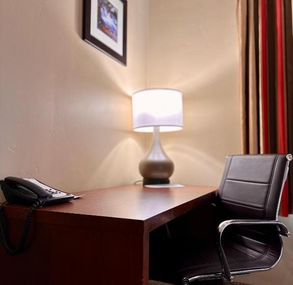 带大床的套房, Comfort Inn Ogden Near Event Center