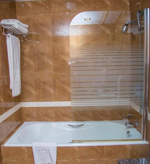 سوییت جونیور, Golden Coast