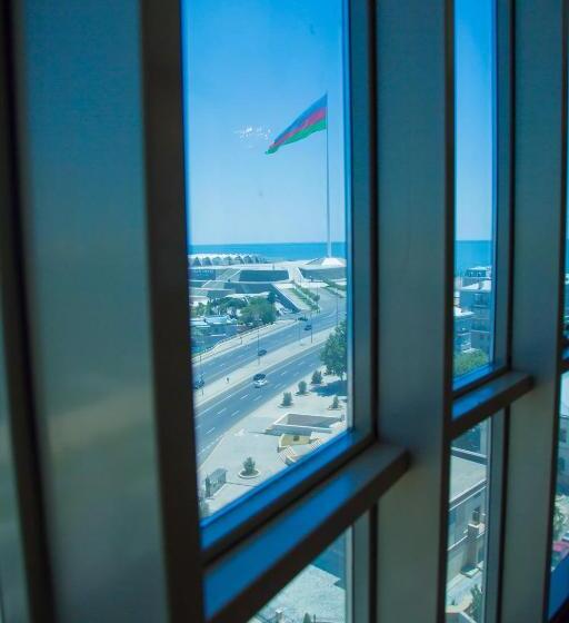 سوییت جونیور, Golden Coast