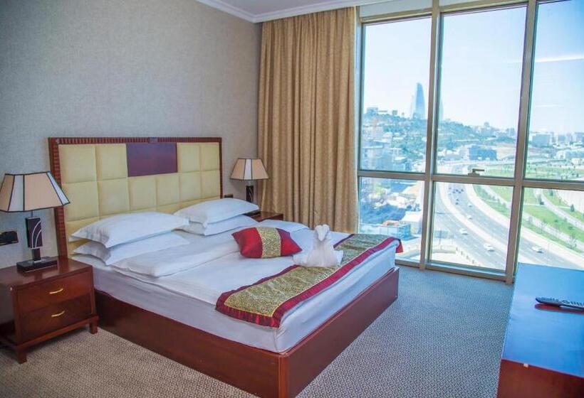 سوییت جونیور, Golden Coast