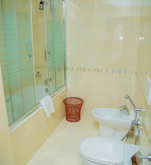 سوییت لوکس, Golden Coast