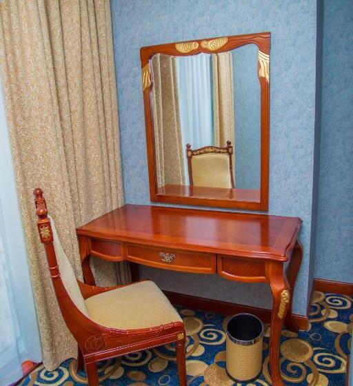 سوییت لوکس, Golden Coast