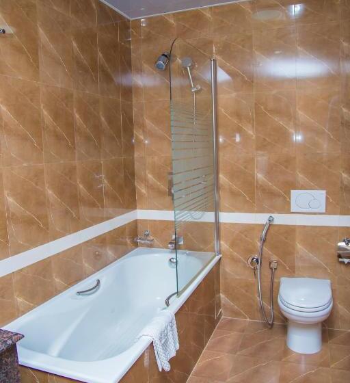 اتاق اکونومی, Golden Coast