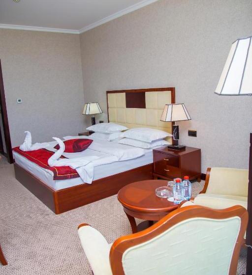 اتاق اکونومی, Golden Coast