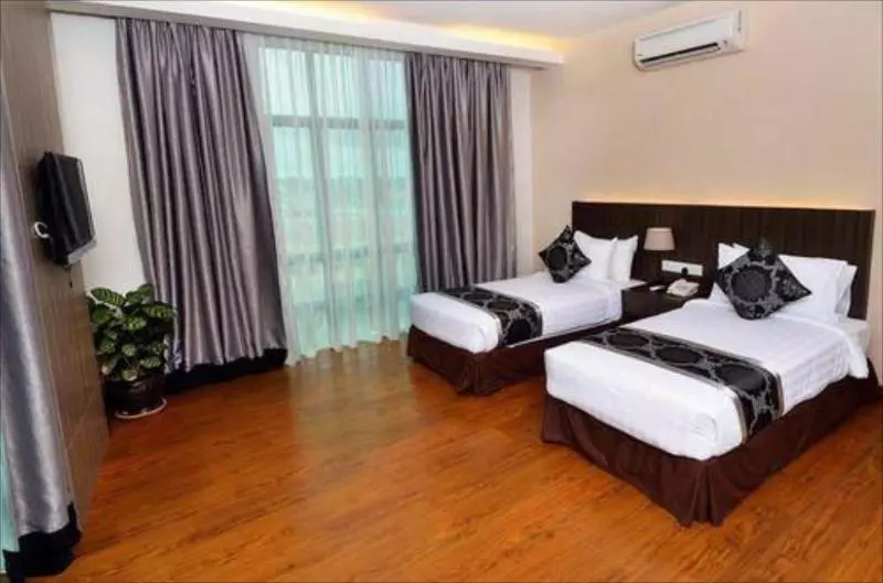 デラックストリプルルーム, Holiday Villa Hotel & Suites