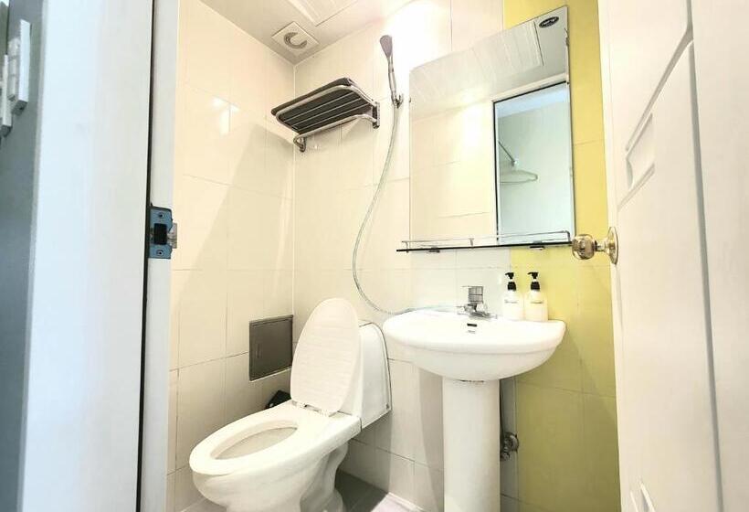 חדר יחיד בסיסי, Hostel Tommy