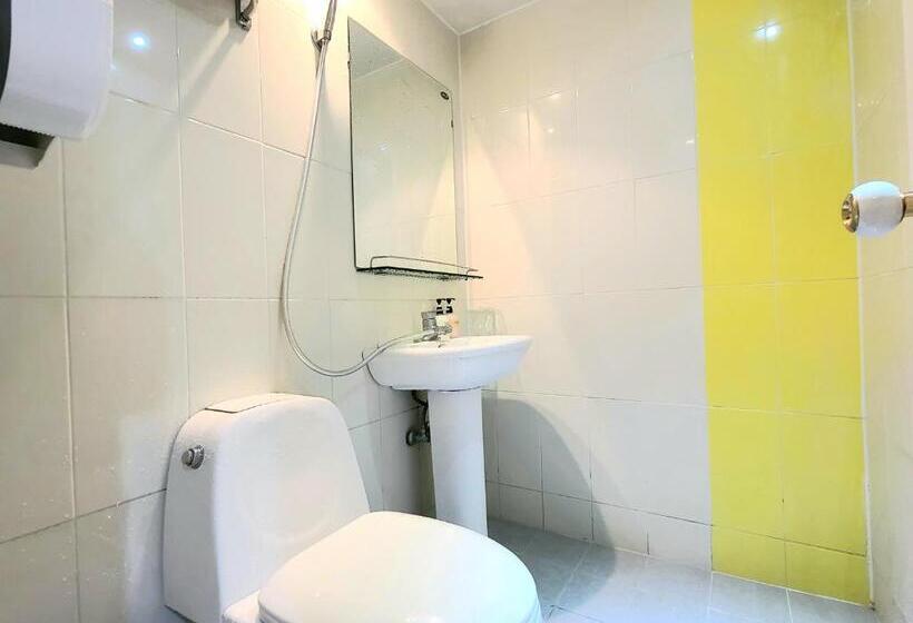 חדר סטנדרט לשלושה, Hostel Tommy