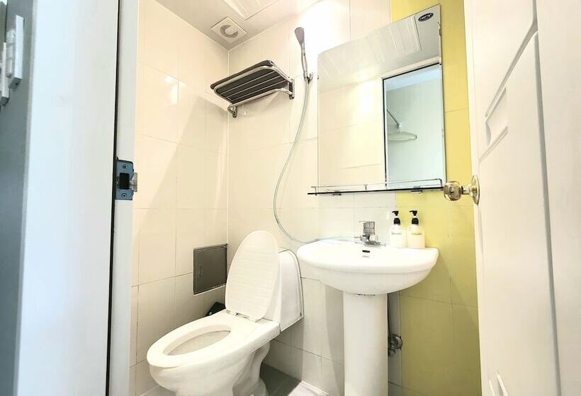 חדר יחיד בסיסי, Hostel Tommy