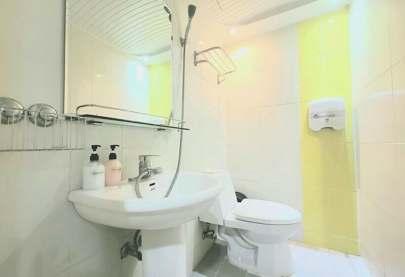 Camera Familiare, Hostel Tommy