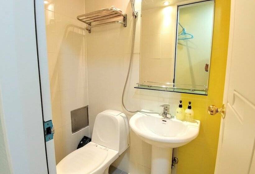 חדר דלוקס, Hostel Tommy